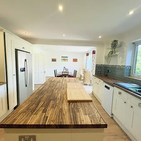 Ferienhaus Four Bedroom House In Northcote Road