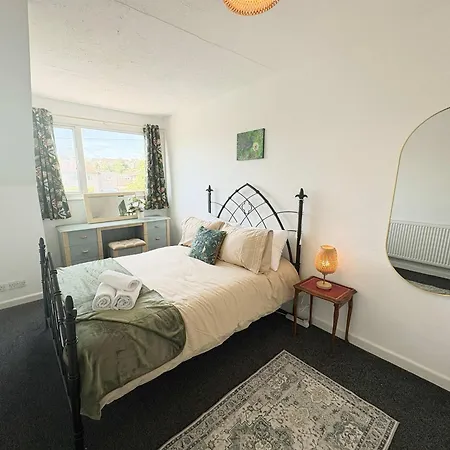 Дом отдыха Four Bedroom House In Northcote Road Бристоль