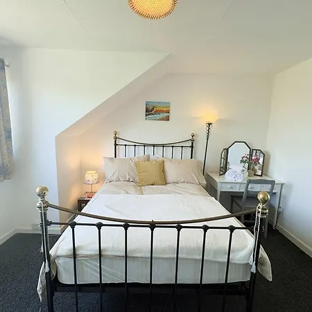Four Bedroom House In Northcote Road Ferienhaus