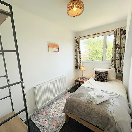 Ferienhaus Four Bedroom House In Northcote Road