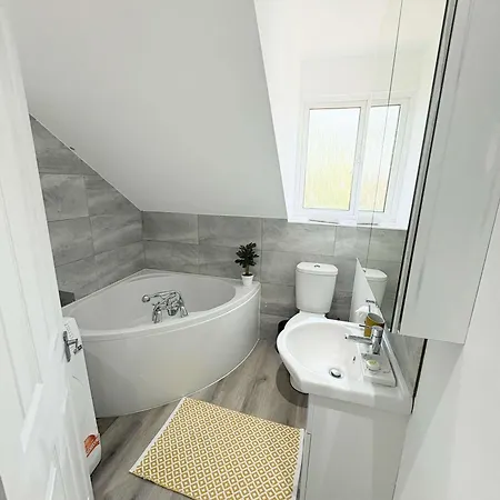 Ferienhaus Four Bedroom House In Northcote Road *